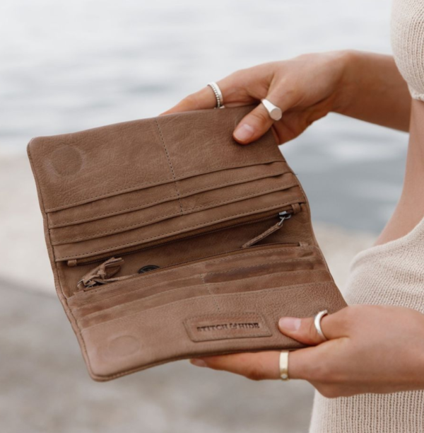 Wallet Stitch & Hide Bonnie