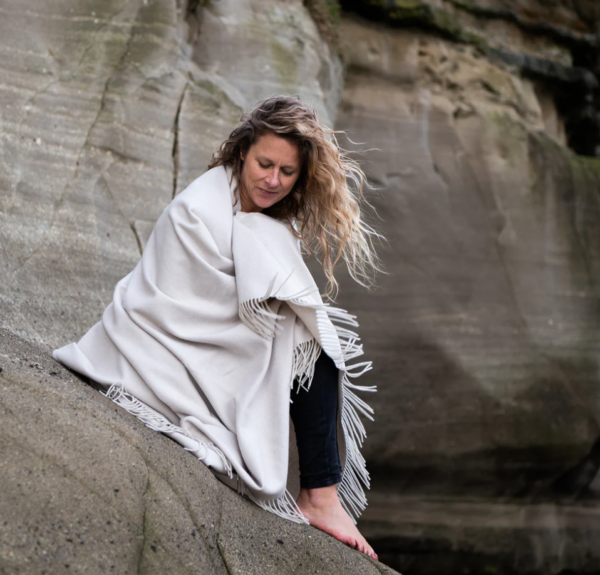 Cashmere & Merino throw Putty