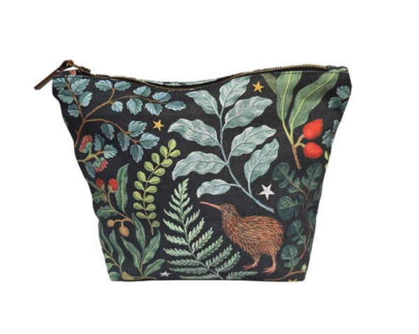 Pouch Live wires Tawhai