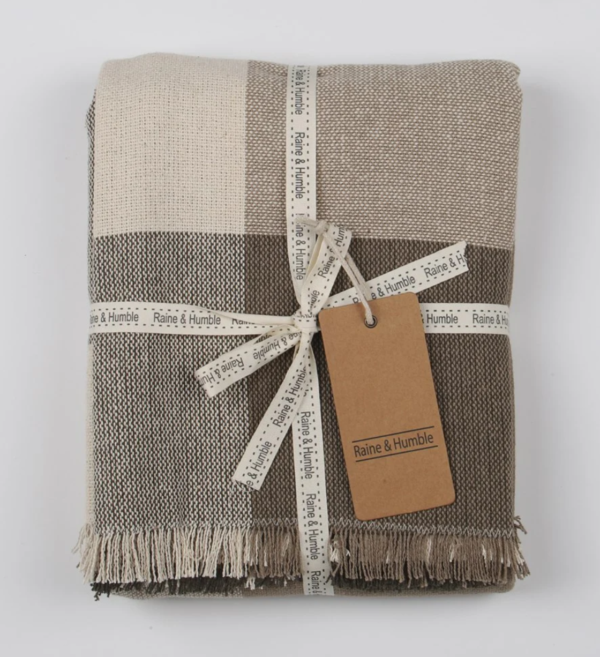 Giant check throw Olive