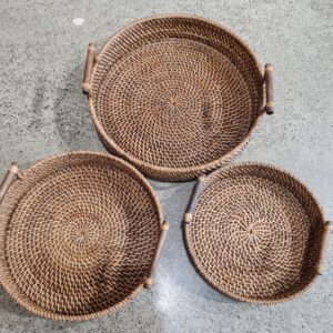 Lombok tray wiith handle