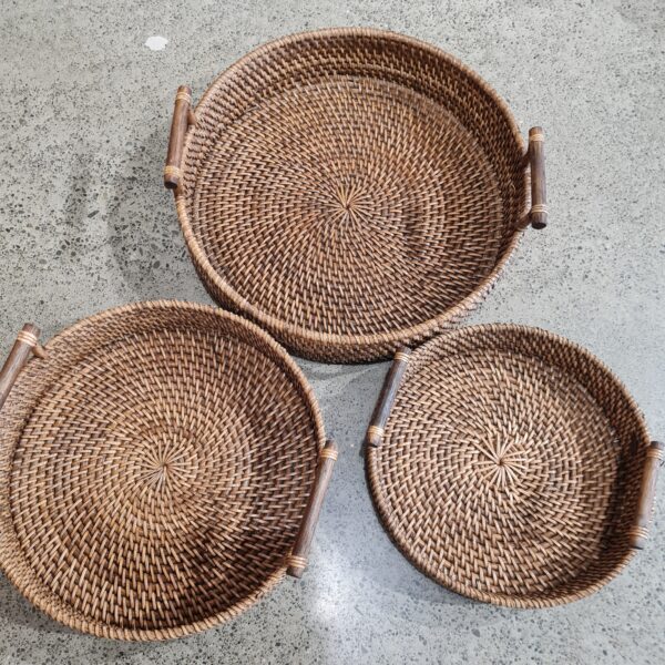 Lombok tray wiith handle